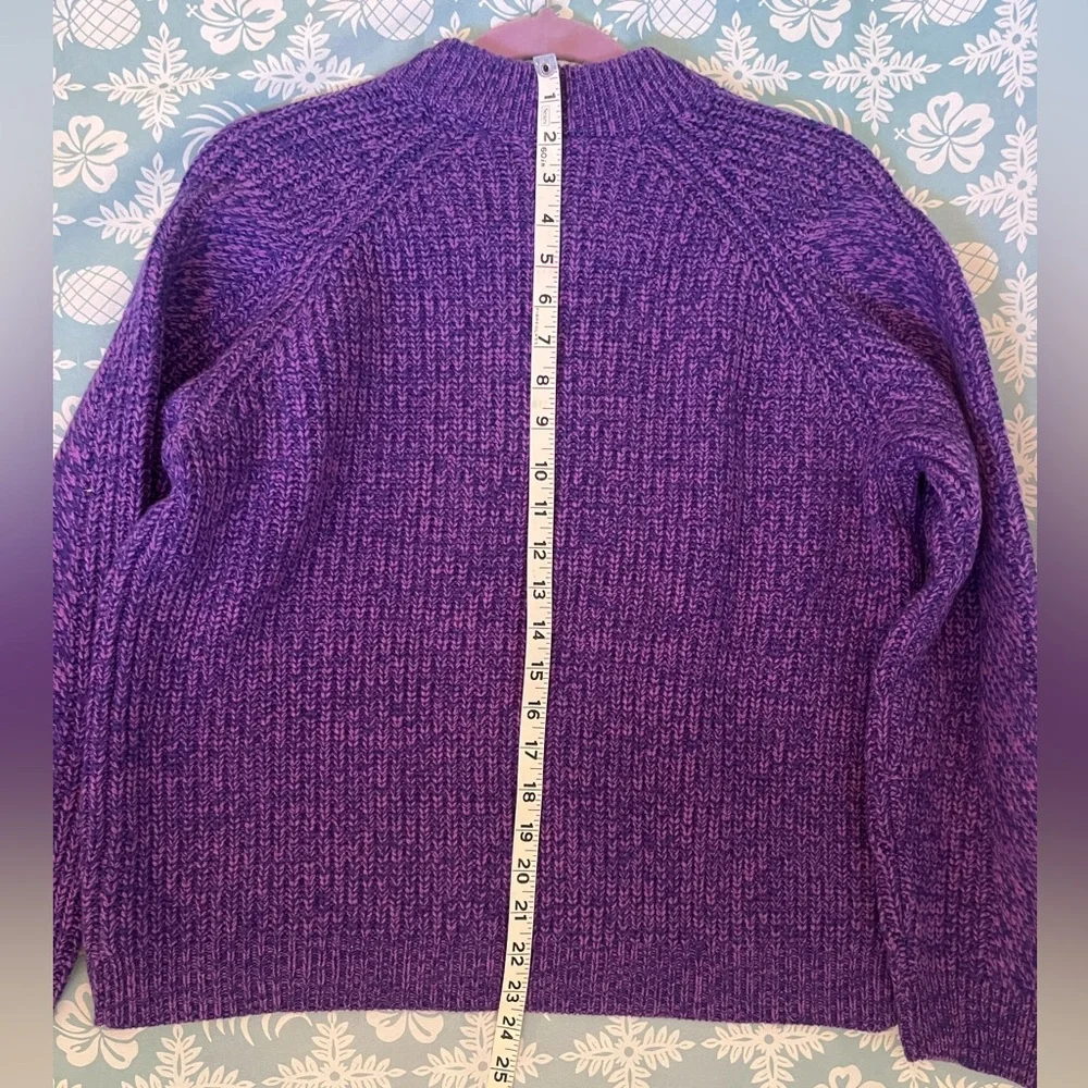 Naadam crewneck purple wool and cashmere blend textured sweater. Size M. NWT
